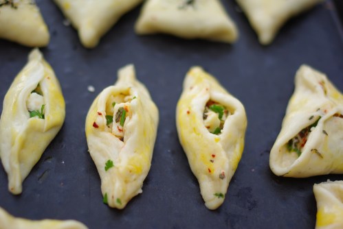 fatayer bel jibneh فطائر بالجبنة fatayer bel jibneh