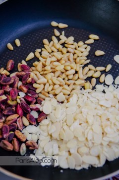 fruits secs : pistaches, pignons, amandes